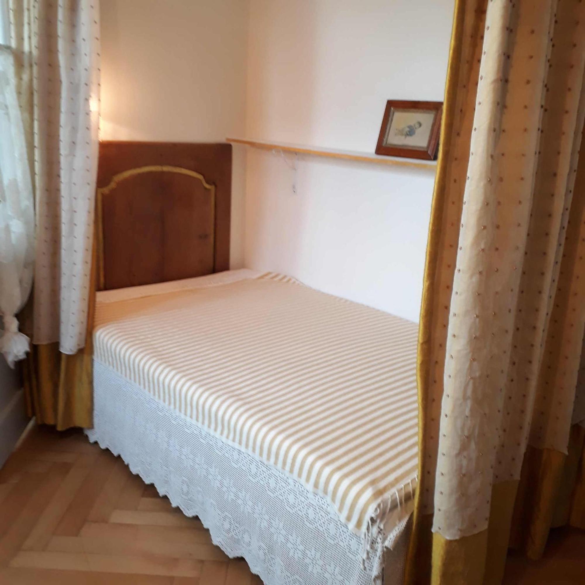 Boutique-Hotel Guesthouse Ле-Локль Екстер'єр фото